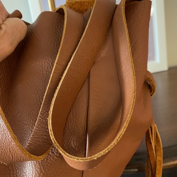 B-Low the Belt Tote Like New! Made in the USA! - Picture 3 of 10